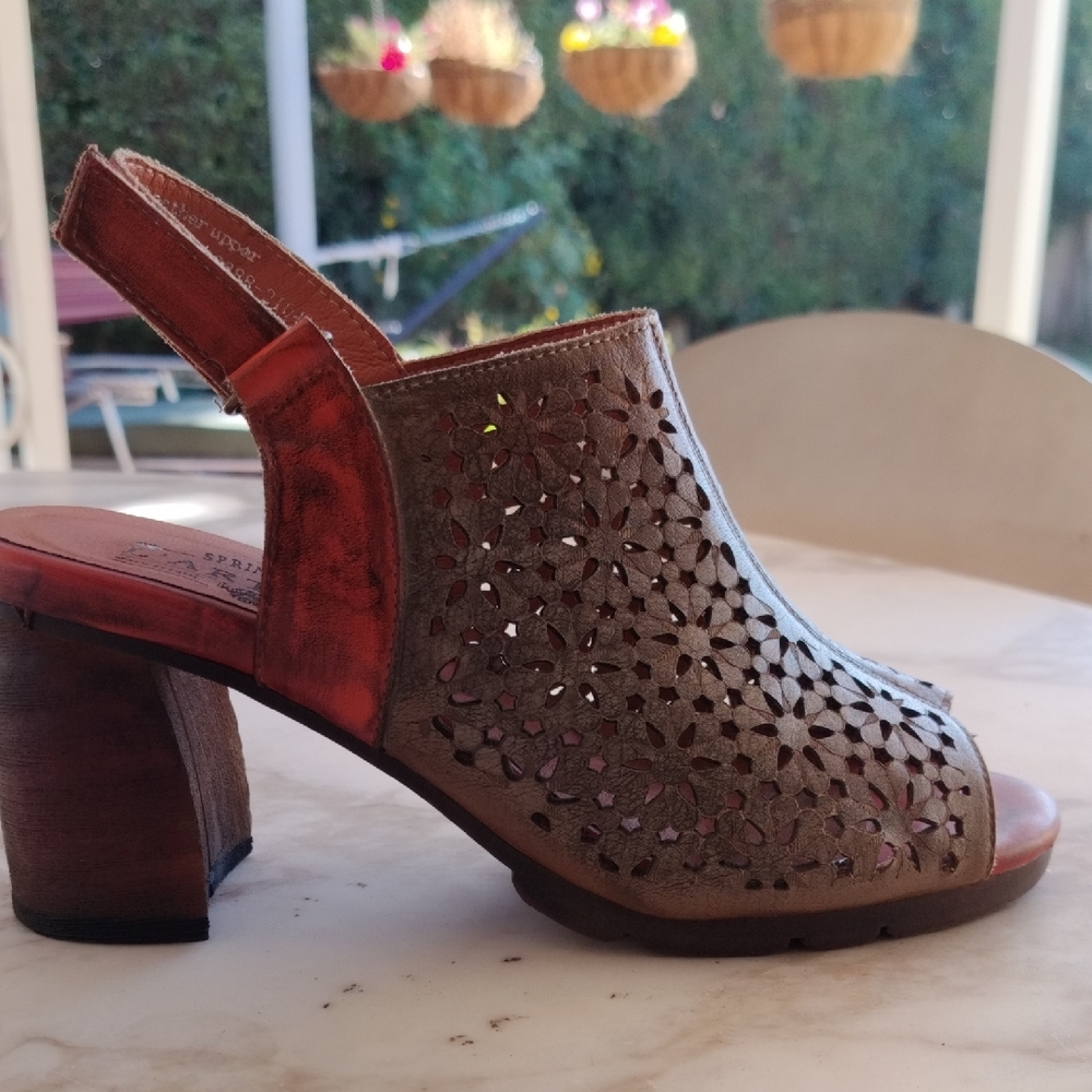 L'Artiste TAMMIE Size 39Cut OutElegant Cutout Brown Heeled Sandals - Picture 3 of 7